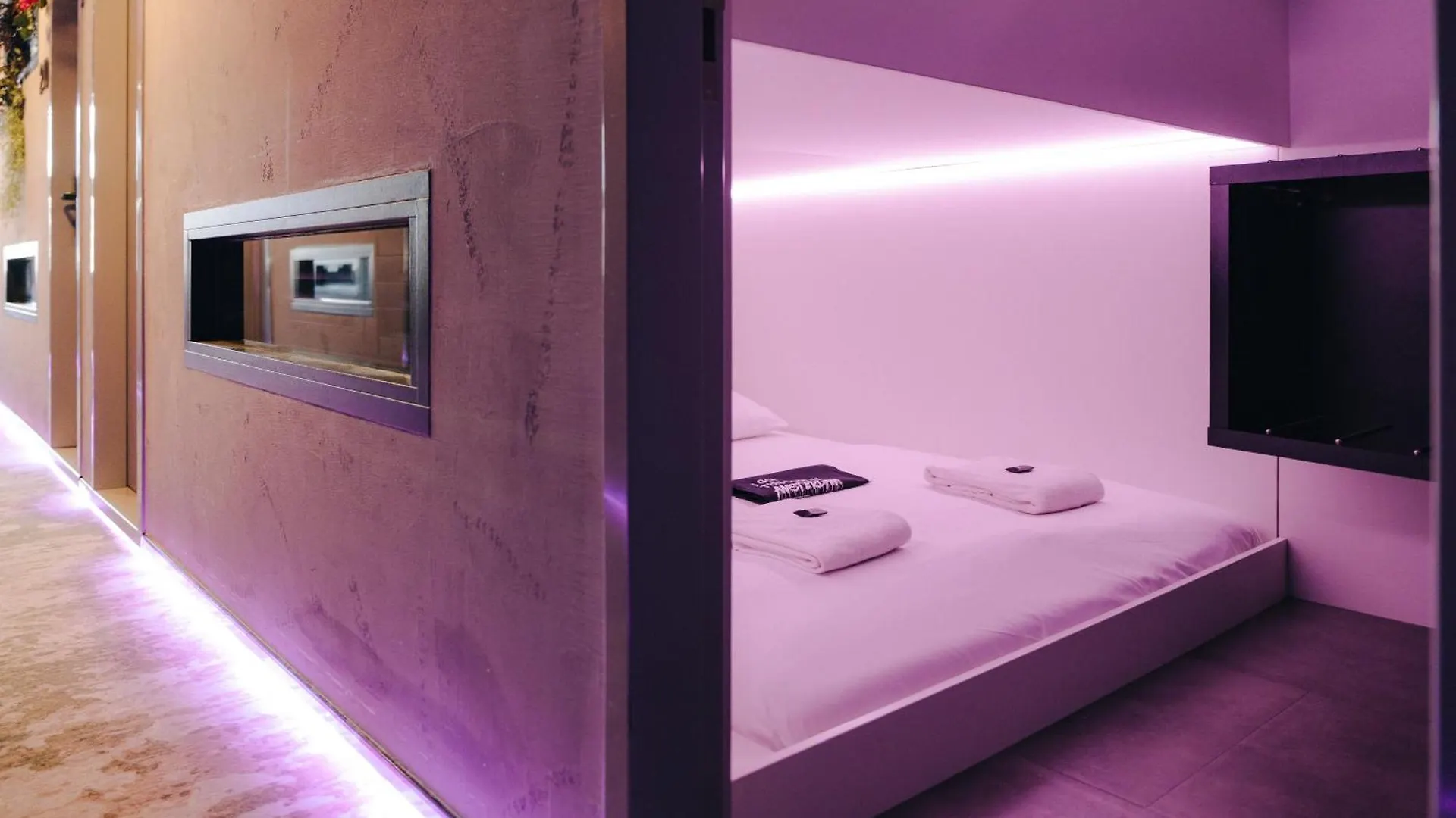 This HoTel Amsterdam Hostel